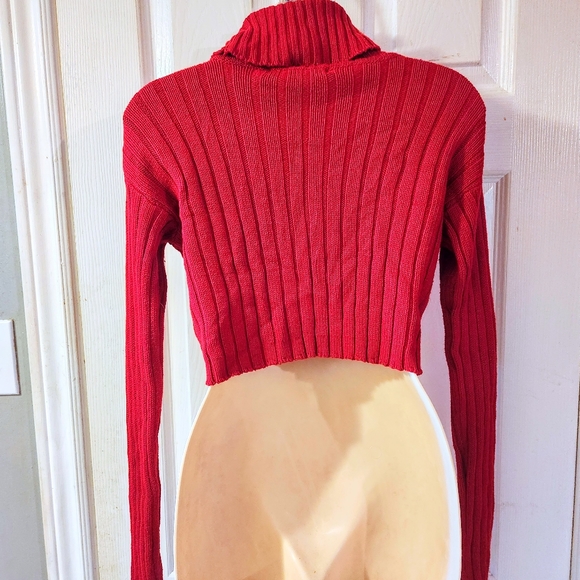 Revamped Cropped Turtleneck Sweater Cherry Red - Picture 4 of 8